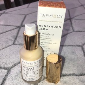 FARMACY HONEYMOON GLOW AHA Resurfacing Night Serum